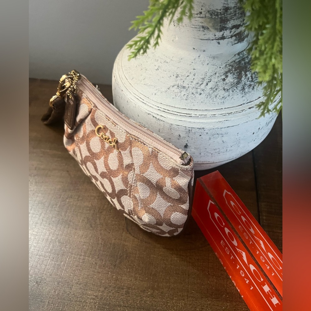 Coach Op Art Metallic Wristlet - Picture 3 of 9